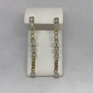 WHITE GEM EARRINGS ✨✨✨